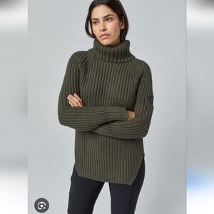 Alp N Rock Sweater in charcoal…après all day!